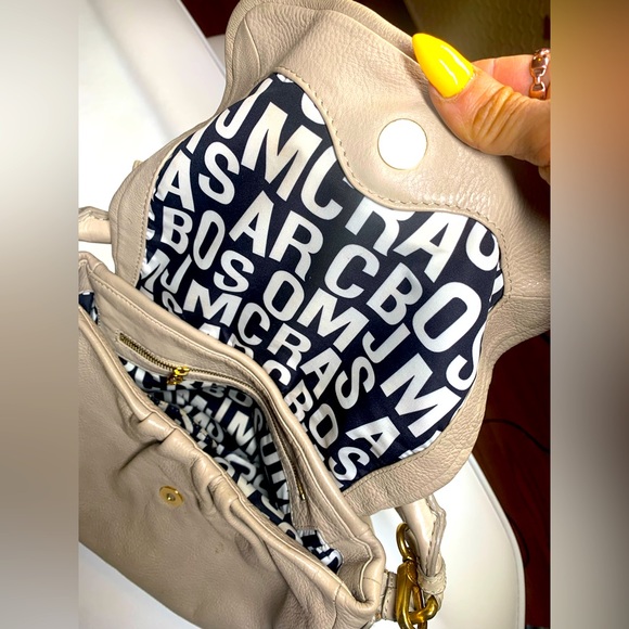 Tan/grey Marc by Marc Jacobs bag. - Picture 2 of 5